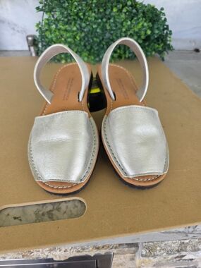 Metallic Silver Women's Slingback Sandals